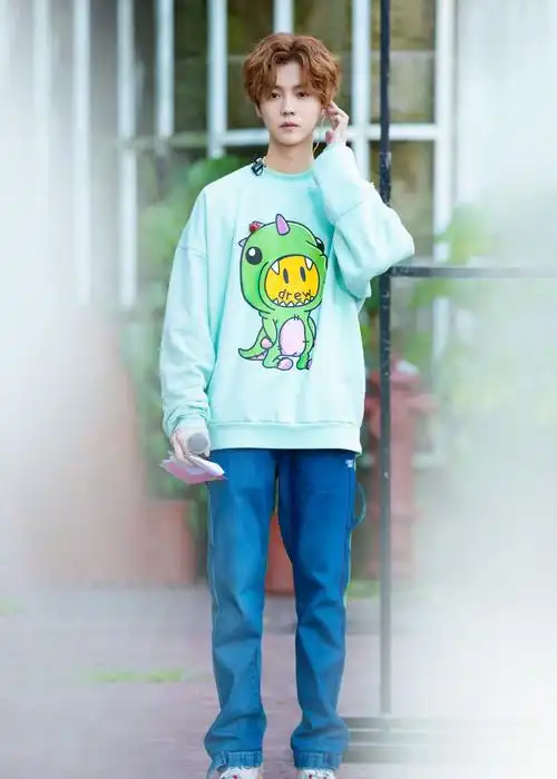 薄荷少年鹿晗《创造营》全新造型,扑面而来的少年感