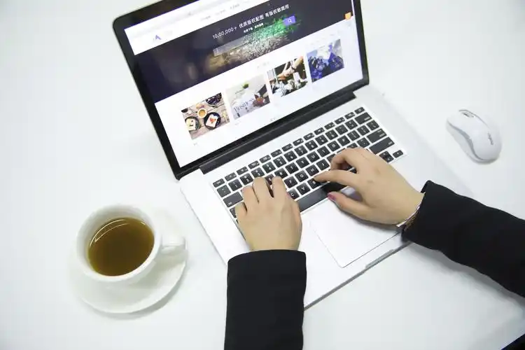 商务办公室工作场景图片