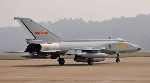 歼-8ii大战歼-10 02解放军海空军黄渤海上. 来自威虎堂 - 微博