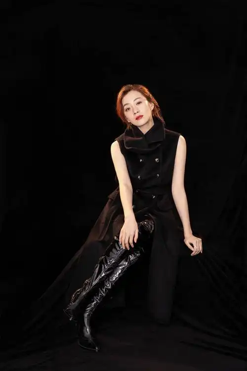 徐梵溪写真美艳动人演绎别样魅力