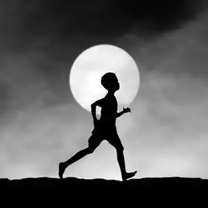 月夜奔跑的男孩头像