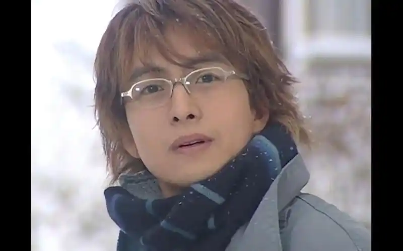 那一年我才发现男生系围巾也能这么好看!裴勇俊二十一年前韩剧穿搭