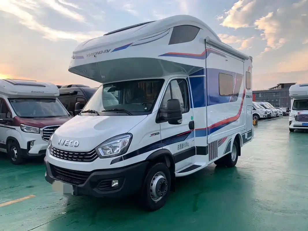 准新宇通535双拓展房车,1万多公里!【上牌时间】23年4月 - 抖音