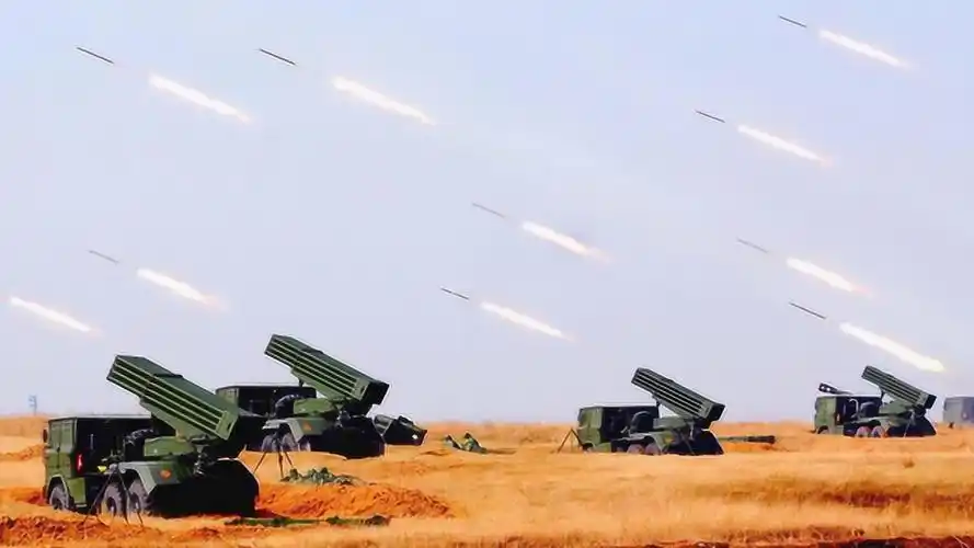 中国大炮太牛!实验中连射两千发炮弹精度不减,巴铁很惭愧!