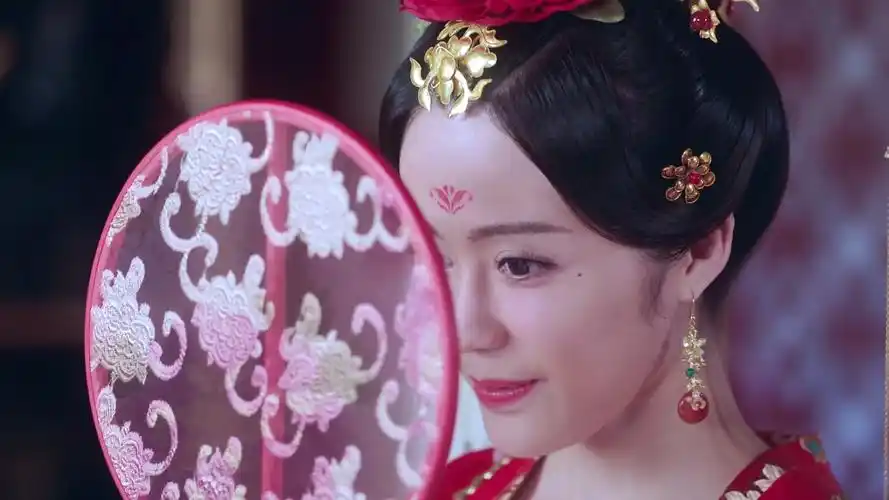 最美古装王妃:图1娇媚图3霸气,图4是最幸福的!