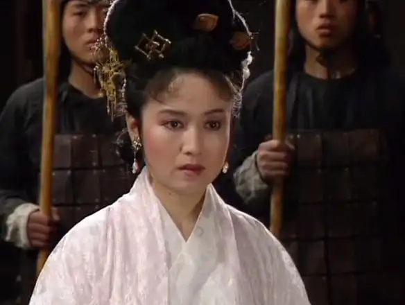 2,吕布妻子严氏,她的戏份较多,不过基本都是在坑吕布.