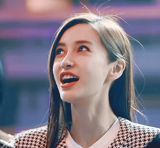 杨颖挑战12厘米的牙签鞋看到她穿出的腿怕是全场最长的