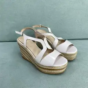 亏本清 外贸大码40女鞋 欧美风坡跟防水台露趾真皮女凉鞋草编底fz