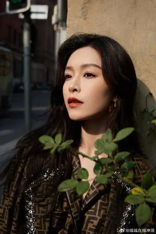 文咏珊老钱风造型##文咏珊上海街头漫步