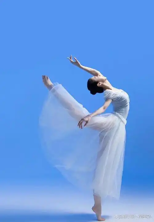 舞蹈是一门艺术!优美的舞姿给人以美的熏陶,让人如痴如醉