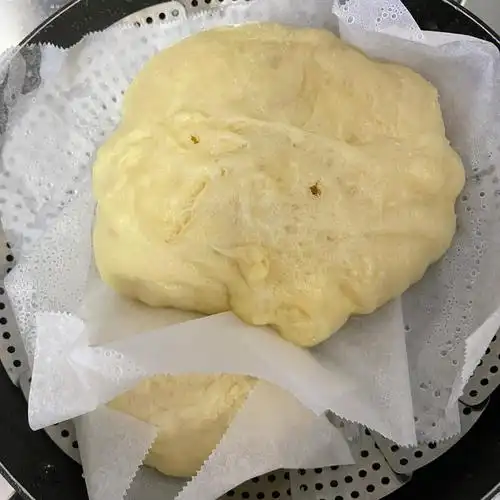 馒头,整完感觉谁过生日,直接在上面插上蜡烛就可以直接充当生日蛋糕了