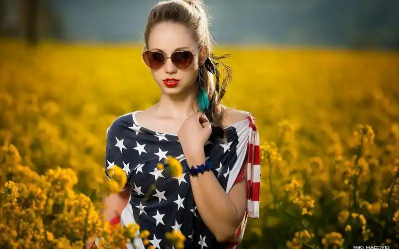 美国酷酷的美女高清壁纸