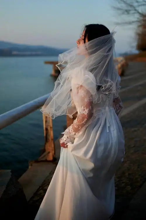 一个人的婚纱_人像_poco摄影,情绪,人像