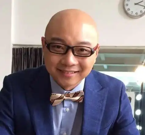 湖南卫视著名主持人王凯辞职和妻子下海年入2亿女儿好幸福