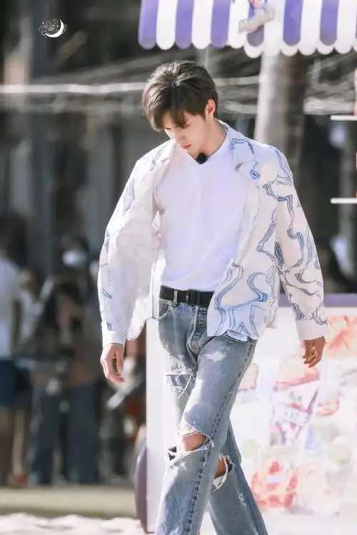 刘耀文射箭镜头