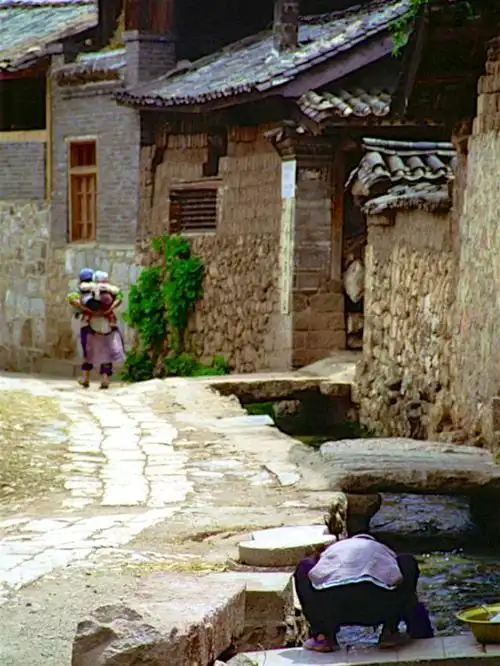 老照片宁静的小城丽江纳西族民居1998年