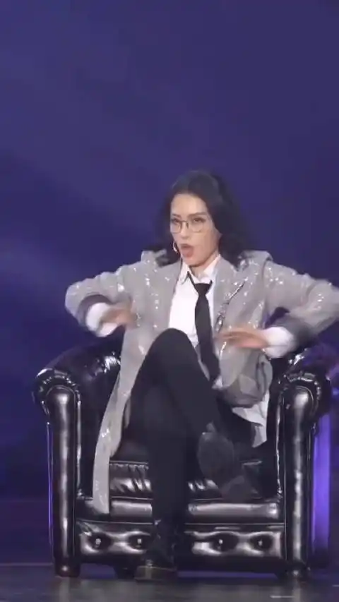 戴萌这马甲线杀我