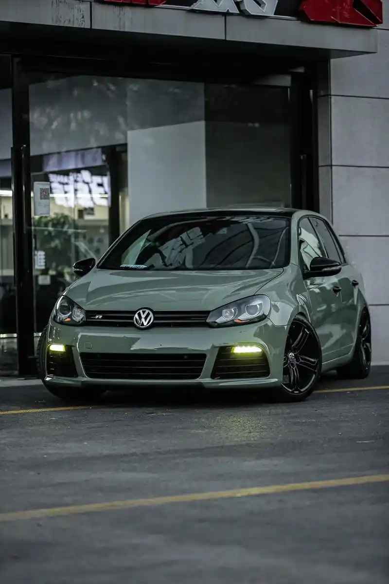 改色膜案例分享|高亮卡其绿.#汽车摄影#lr调色 - 抖音