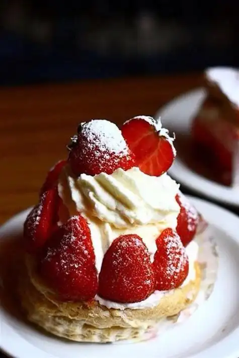 做美食的素材甜点(美食甜点图片实拍)