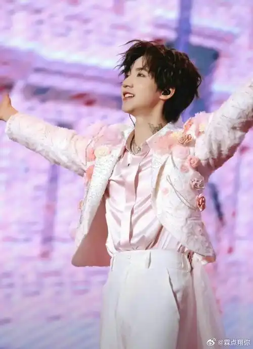 贺峻霖王者荣耀品牌代言人##贺峻霖元梦之星初星代言人##贺峻霖