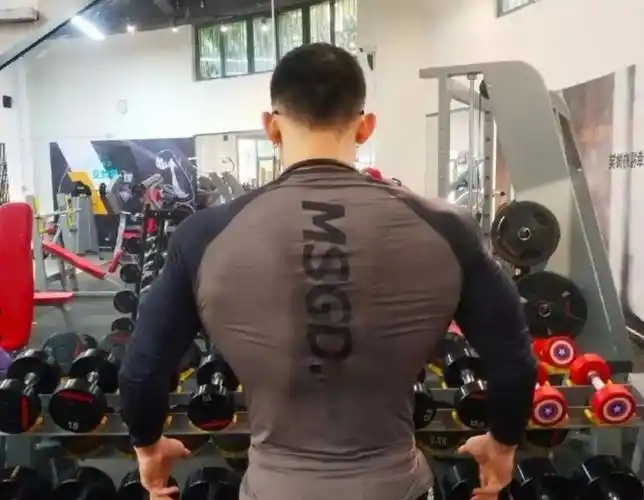 肌肉男背影杀原来可以如此性感