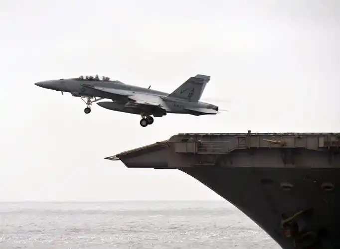 "企业号"(cvn-65)航空母舰