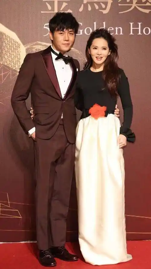 奚梦瑶真是越来越美了,一身清爽打扮宛如少女_伊能静_庾澄庆_袁姗姗