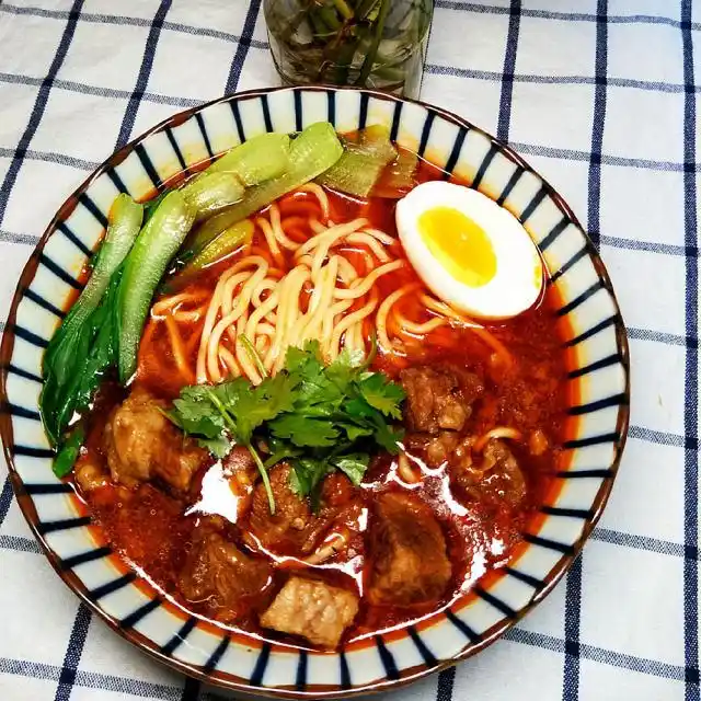 香辣牛肉面独家