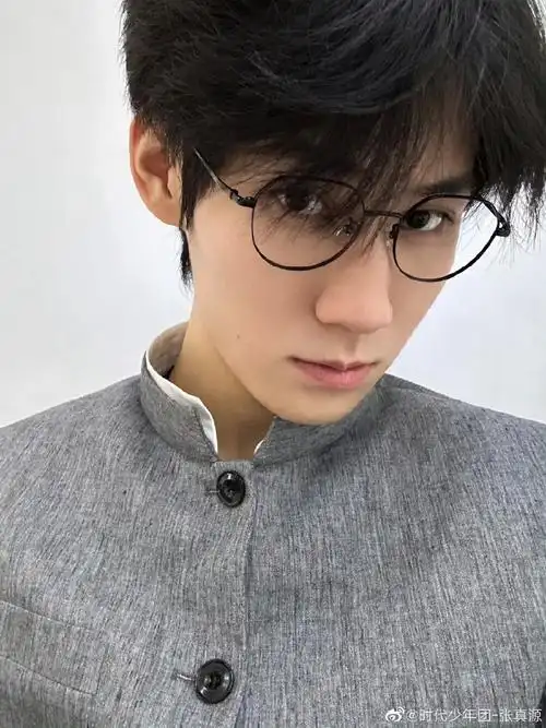 老公请多发帅帅的自拍060898我爱看    #和张真源一起 破茧成