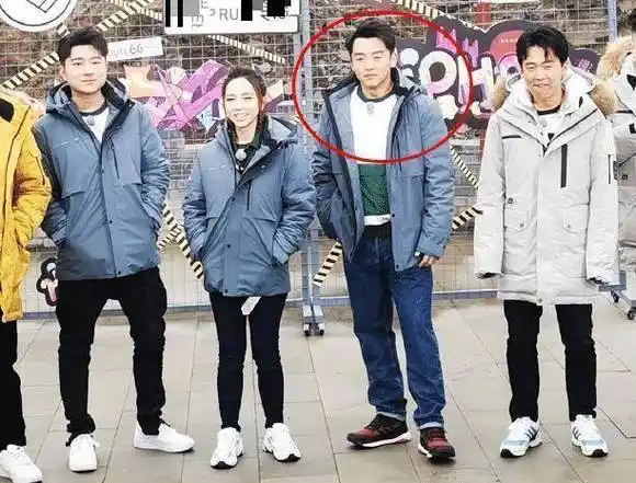 原创李晨晒跑男合影杨颖不抢c位往后站郑恺当爸后又换新搭档了