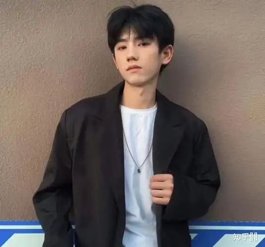 男大学生发型有什么推荐? - 知乎