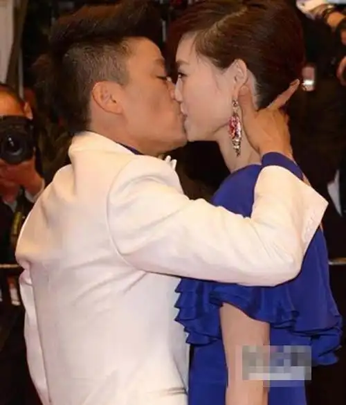 记者出身,嫁当红男星身价过亿,却因一事自毁前程!