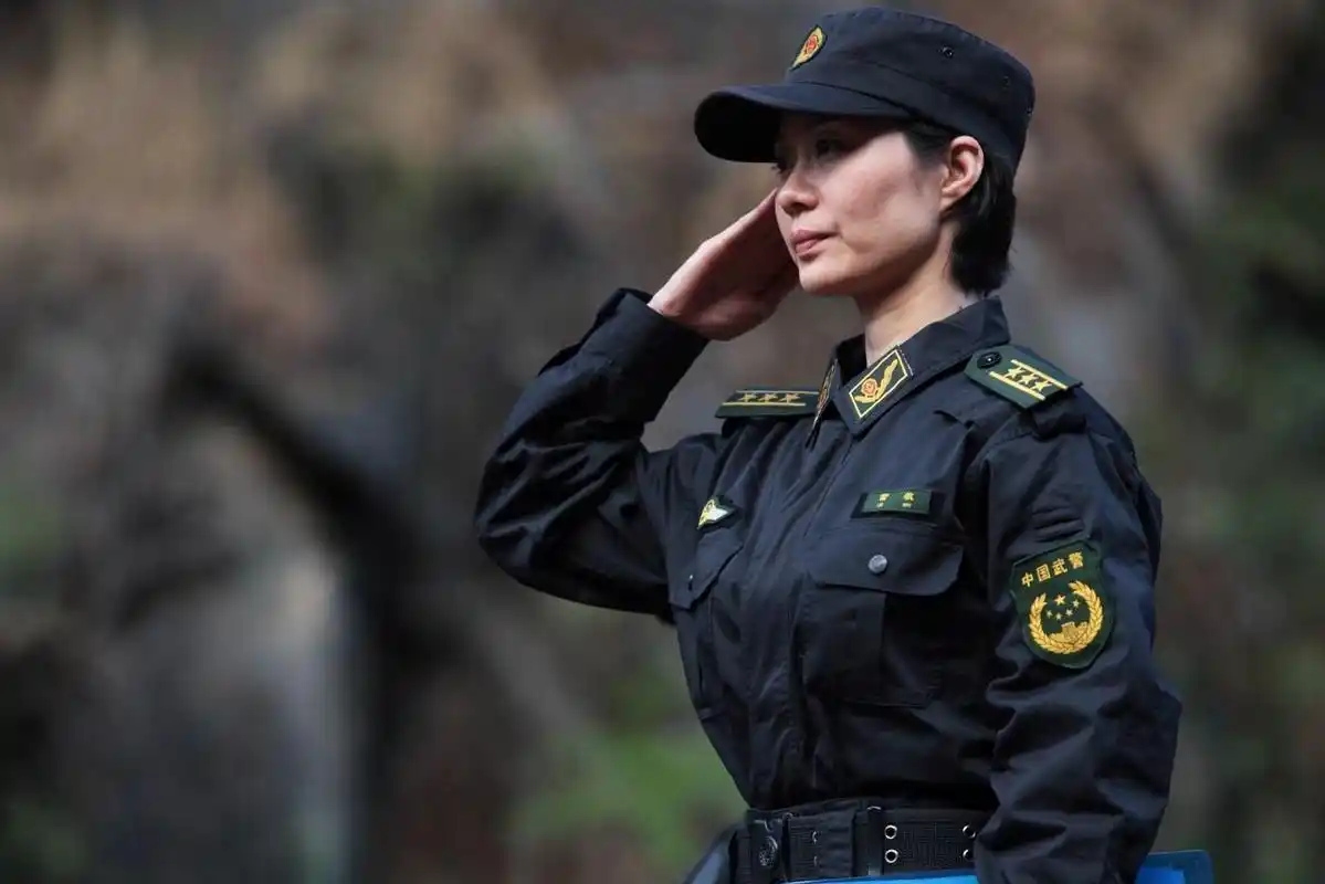 雷敏,中国第一警花,因出色的身体素质和过人的才智被特招入特警队