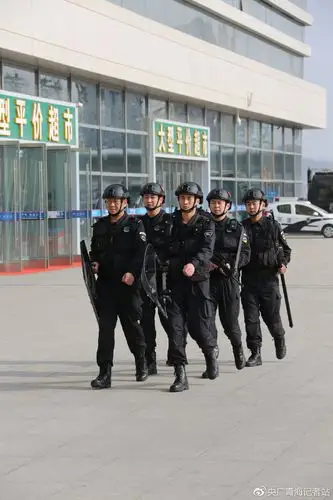 西宁铁路特警强化巡逻执勤保旅客平安出行
