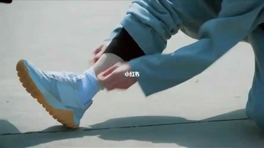 张若昀看我没有腿毛看我还穿秋裤