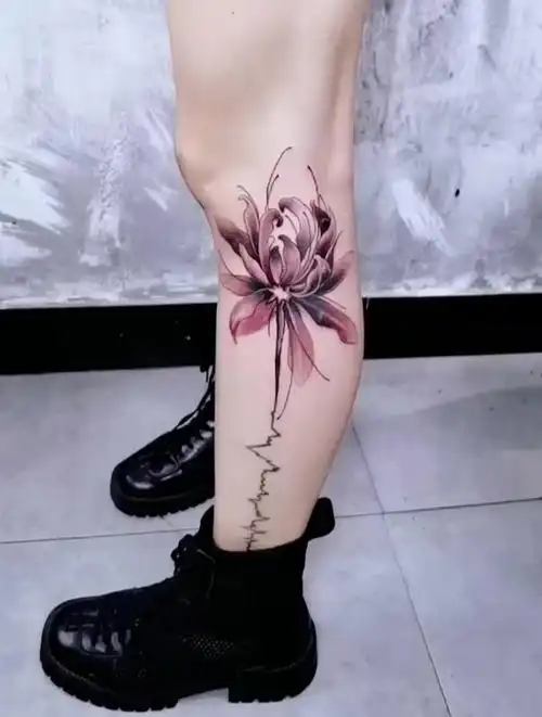 小腿侧边纹身,这一朵彼岸花,看起来神秘又危险
