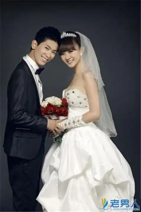 小李秘书周弋楠个人资料绯闻盘点 网曝已结婚 / 比乐族