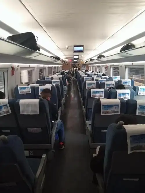 母子俩乘高铁出行,匆忙之中上错车,50多分钟后又换到正确车次