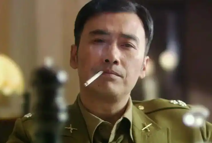 柳云龙被称为"谍战教父",因为他在24年前就开始了他的演员生涯,并且大