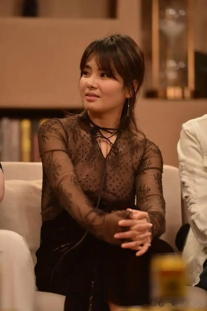 刘涛黑色透视装剧照