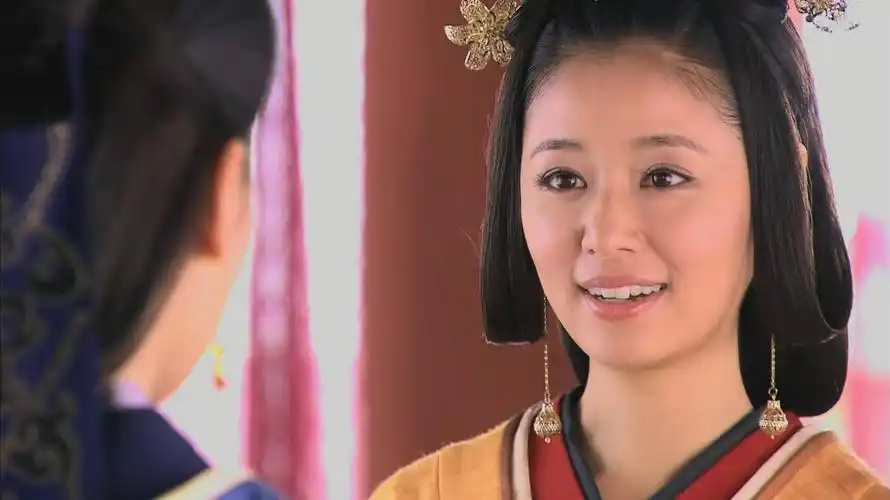 【美人心计】35.14 薄巧慧半夜动手脚 周亚夫捡到了她的耳环