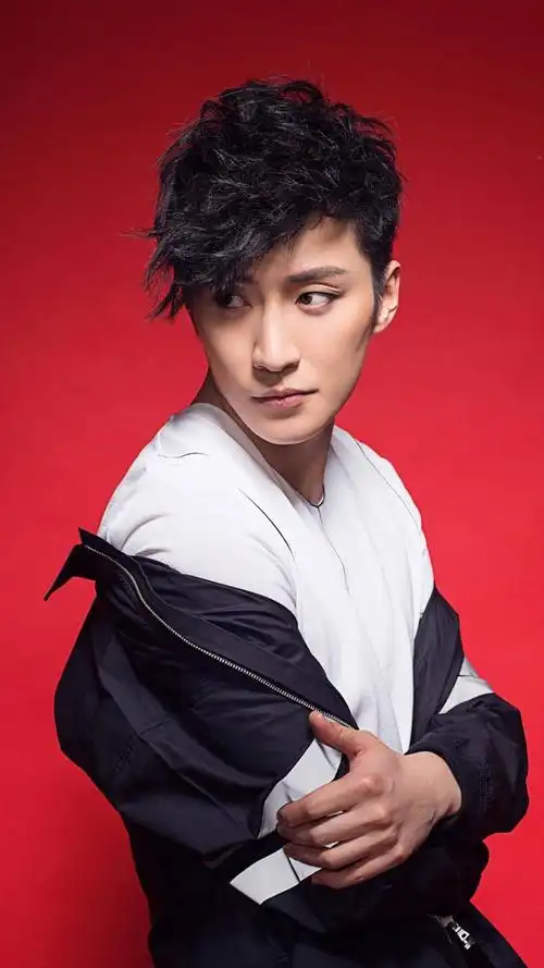 kimi乔任梁帅气写真