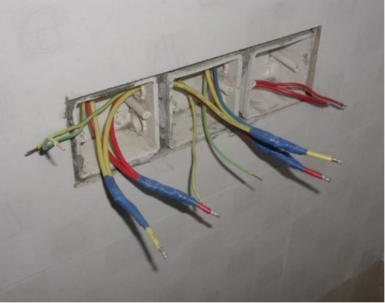 经验丰富的电工都是这样子接电线住再久都不会短路