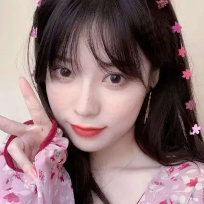 比耶手势自拍的长发美女头像图片-女生头像 - 壁纸家