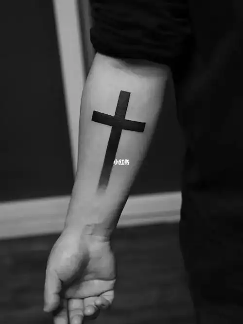 十字架纹身