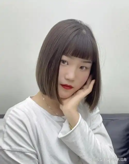 短发漫画刘海发型
