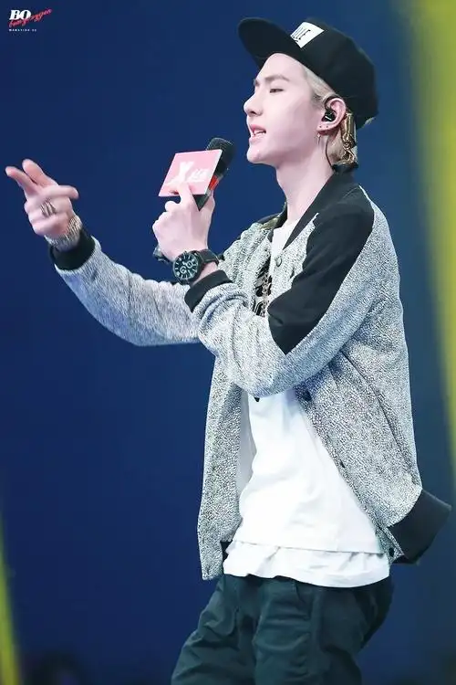 150106厦门特步活动彩排uniq王一博73酷丹丹77crlogo