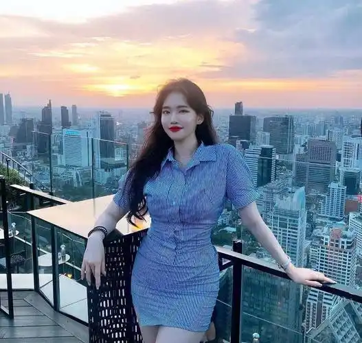 奔三的女人上班试试衬衫裙,端庄优雅显气质,大气又时髦