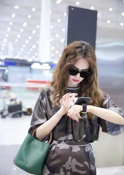 卷发戚薇,李承铉真是有福气