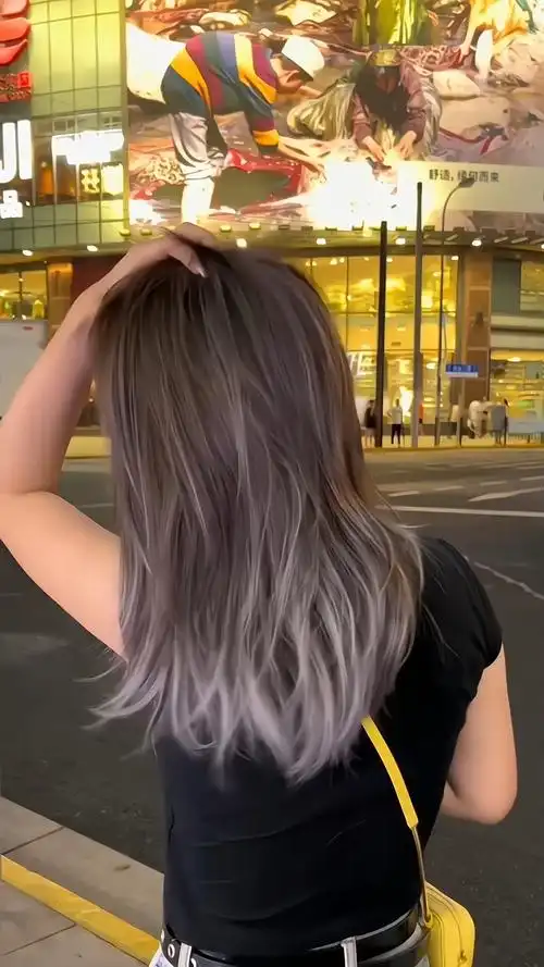 被路人疯狂围观追问的米灰色巴黎画染